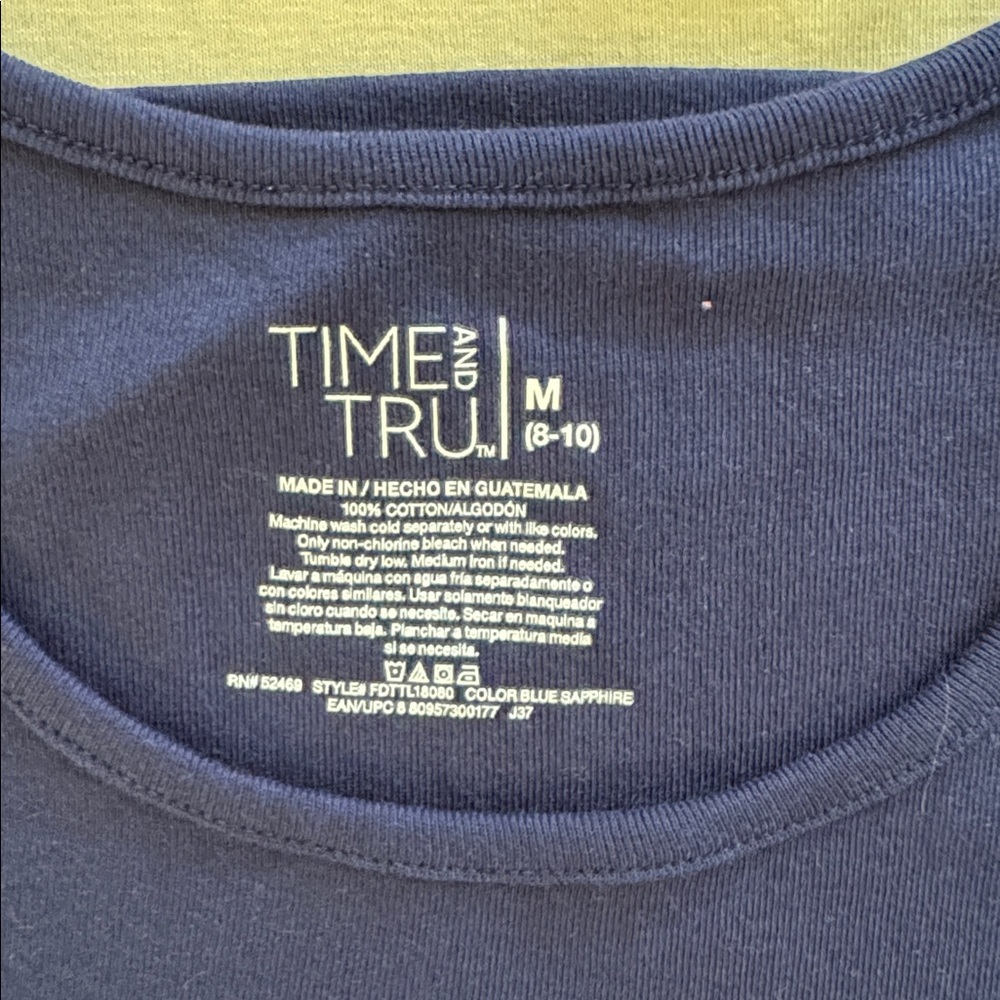 😊Time and Tru Cream, Red, and Navy Short Sleeve Tee Duo - Picture 3 of 6